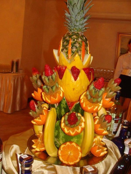 Sculpturi in fructe